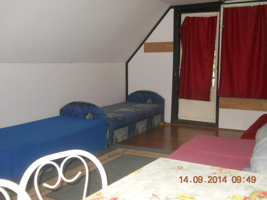 Villa Fenyves Nyaralo Hajdúszoboszló Zimmer foto