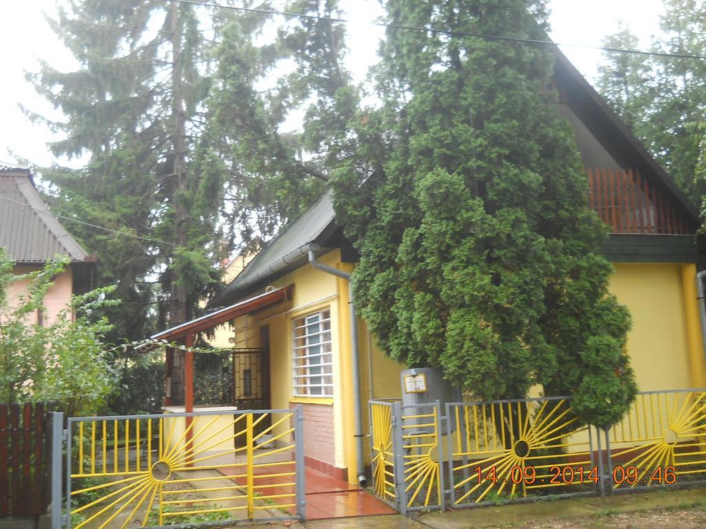 Villa Fenyves Nyaralo Hajdúszoboszló Zimmer foto